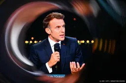 Macron wil sociale media verbieden voor kinderen onder de 15