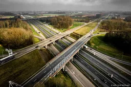 Eerste auto's eind 2031 over verlengde A15, verwacht kabinet