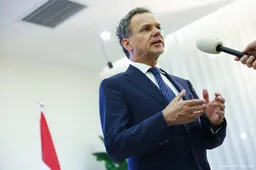 Veldkamp spreekt buitenlandministers Israël en Iran na escalatie