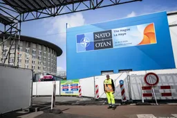 Amerikaanse transportvliegtuigen geland op Schiphol voor NAVO-top