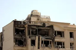 Nieuwe explosies in Iran, Israël zegt aanvallen uit te voeren