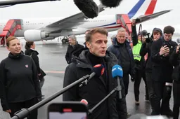 Macron bekritiseert annexatiewens Trump bij bezoek aan Groenland