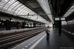Dinsdag geen NS-treinen in Noord-Holland en Oost-Nederland
