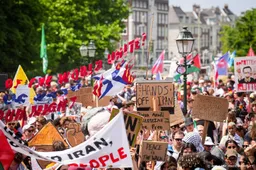 Duizenden demonstranten lopen door Den Haag tegen NAVO-top