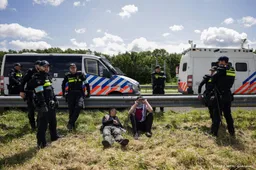 Politie en gemeente: pers moest weg om noodverordening