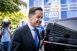 Rutte noemt Trump op NAVO-top 'man van vrede'