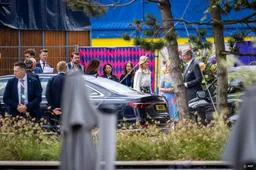 Máxima leidt partners van NAVO-leiders rond in Rotterdam