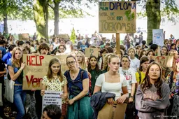 Bedrijfsleven blij met einde CO2-heffing, klimaatbeweging woest