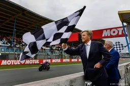 Koning vlagt training Moto2 TT Assen af