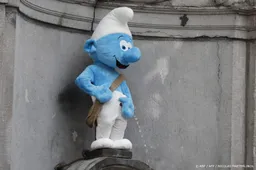 Manneken Pis in smurfenpak voor wereldpremière Smurfen-film