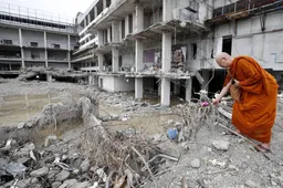 Toren Bangkok die bezweek bij aardbeving slecht ontworpen