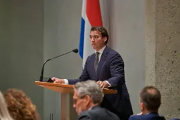 FVD blijft weg bij Zelensky-speech – als enige partij met ruggengraat