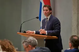 FVD veegt vloer aan met PVV-beleid: "Ze hebben streng asielbeleid met een half jaar vertraagd!"