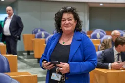 NSC schaart zich achter BBB in asielstrijd: VVD zwaar onder vuur
