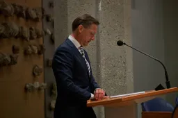 Rechts keert JA21 de rug toe: ruzie, chaos en dalende peilingen breken de partij op