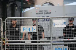Meer dan honderd aanhoudingen in Turkse stad Izmir