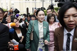 Grondwettelijk hof schorst Thaise premier