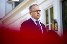 Kamer wil dat Bruins geld vindt voor behoud onderwijskansregeling