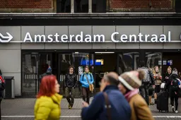 Actie op Amsterdam Centraal voor behoud jongerendagkaart
