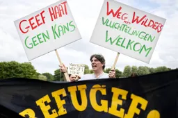 Zwolle stemt ondanks protesten in met azc voor 400 asielzoekers