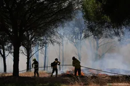 Duizenden mensen in lockdown door grote natuurbrand in Spanje