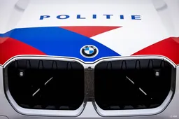 Aangehouden man overlijdt na onwelwording in politievoertuig