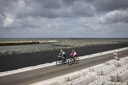 Defensie test artillerieraketten vanaf Afsluitdijk