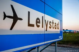 Klein vliegtuig op weg naar Lelystad crasht bij vliegveld Londen