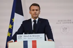 Macron wil defensie-uitgaven versneld verhogen
