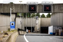 Storing in twee tunnels bij Roermond, verkeer moet omrijden