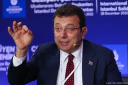 1 jaar en 8 maanden celstraf voor gevangen burgemeester Istanbul