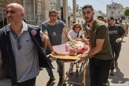 Paus 'diep bedroefd' over aanval op katholieke kerk in Gaza