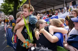Record: bijna 43.000 wandelaars krijgen Vierdaagsekruisje