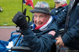 TikTok-ster en oorlogsveteraan 'Papa Jake' (102) overleden