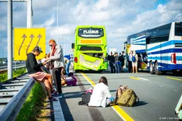 Flixbus: er waren 66 passagiers aan boord van botsende bussen