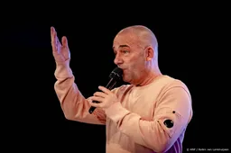 Honderden gedenken Michel Reijinga op Museumplein