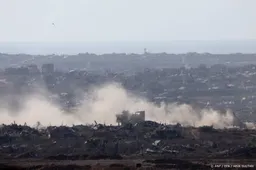 Tientallen doden door Israëlisch vuur op voedselhulprij Gaza