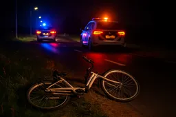 Laffe wegpiraat slaat op de vlucht na dodelijke aanrijding in Friesland