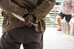 Supermarkt verandert in slachtveld: man (42) steekt elf mensen neer, zes vechten voor hun leven