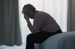 Tragisch: vrouw ligt maanden dood thuis, dochter hield deur gesloten