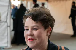 Schandalige intimidatie van Sharon Dijksma door woedende pro-Palestijnse meute