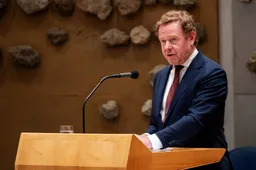 Jan Dijkgraaf fileert minister Van Weel in messcherp briefje