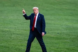 Trump gaat los op Medvedev: ‘Hij denkt dat hij nog president is!’