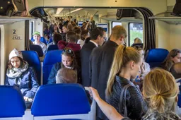 Treinkaartje fors duurder én minder zitplekken: reiziger betaalt de rekening