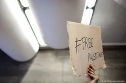 Pro-Palestijnse actievoerders op het spoor bij Den Haag Centraal