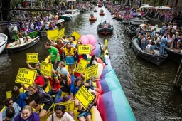 Aanhoudingen in Amsterdam bij protest tijdens Canal Parade
