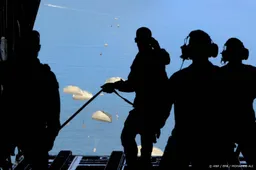 België begint met droppen hulpgoederen boven Gazastrook