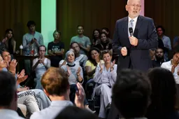 Timmermans hamert op solidariteit bij presentatie programma