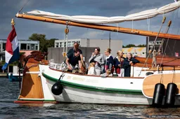 Prinses Beatrix bezoekt SAIL op Groene Draeck