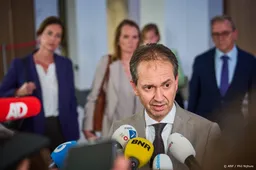 Kranten: situatie door vertrek NSC is niet eerder vertoond